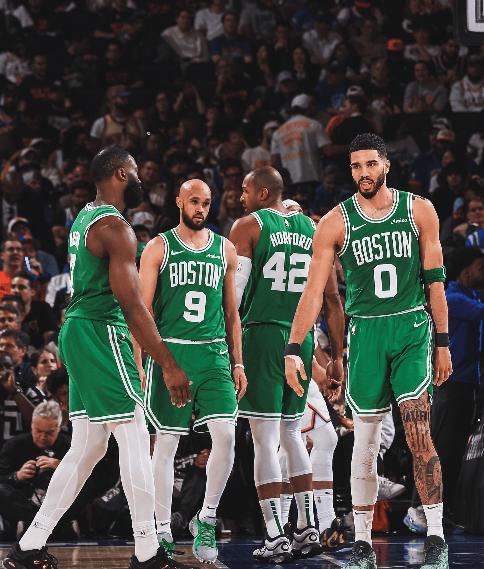 篮网主场击败凯尔特人,系列赛2-1领先 篮网主场击败凯尔特人,系列赛2-1领先