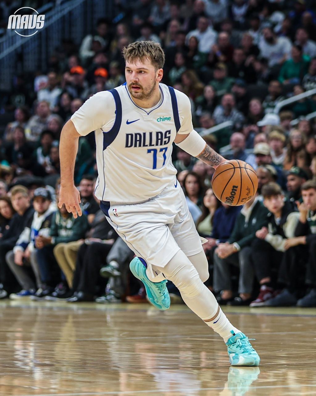 雄鹿击败独行侠,取得九连胜 雄鹿击败独行侠,取得九连胜