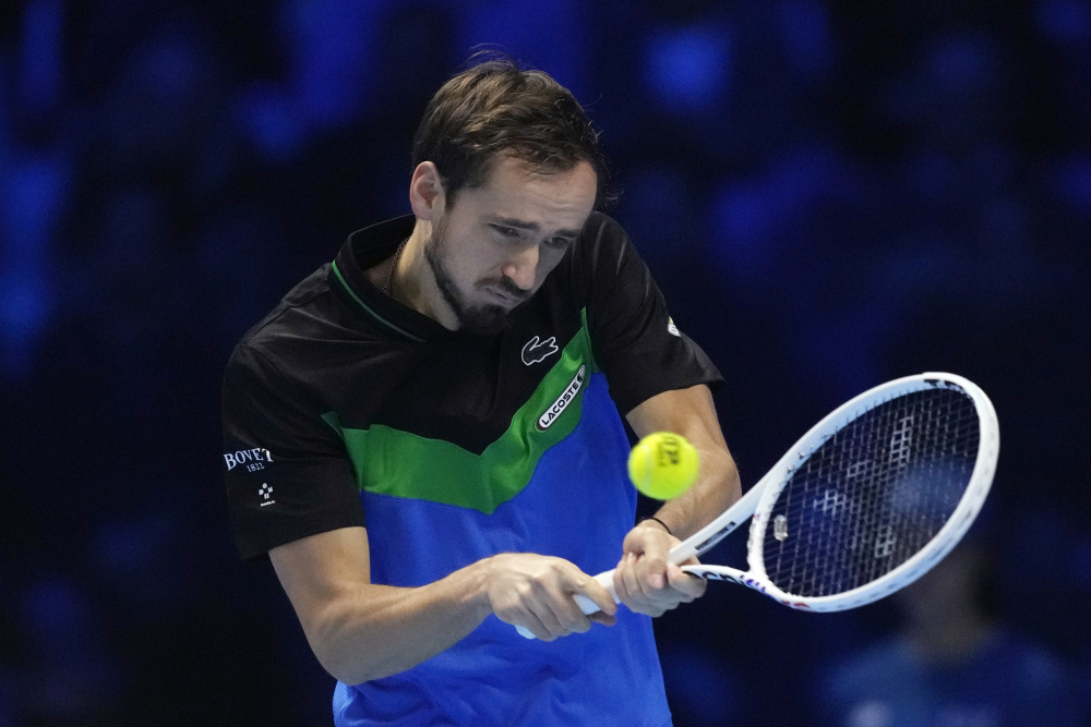 意大利网球队绝杀英国网球队，梅德韦杰夫关键制胜的简单介绍