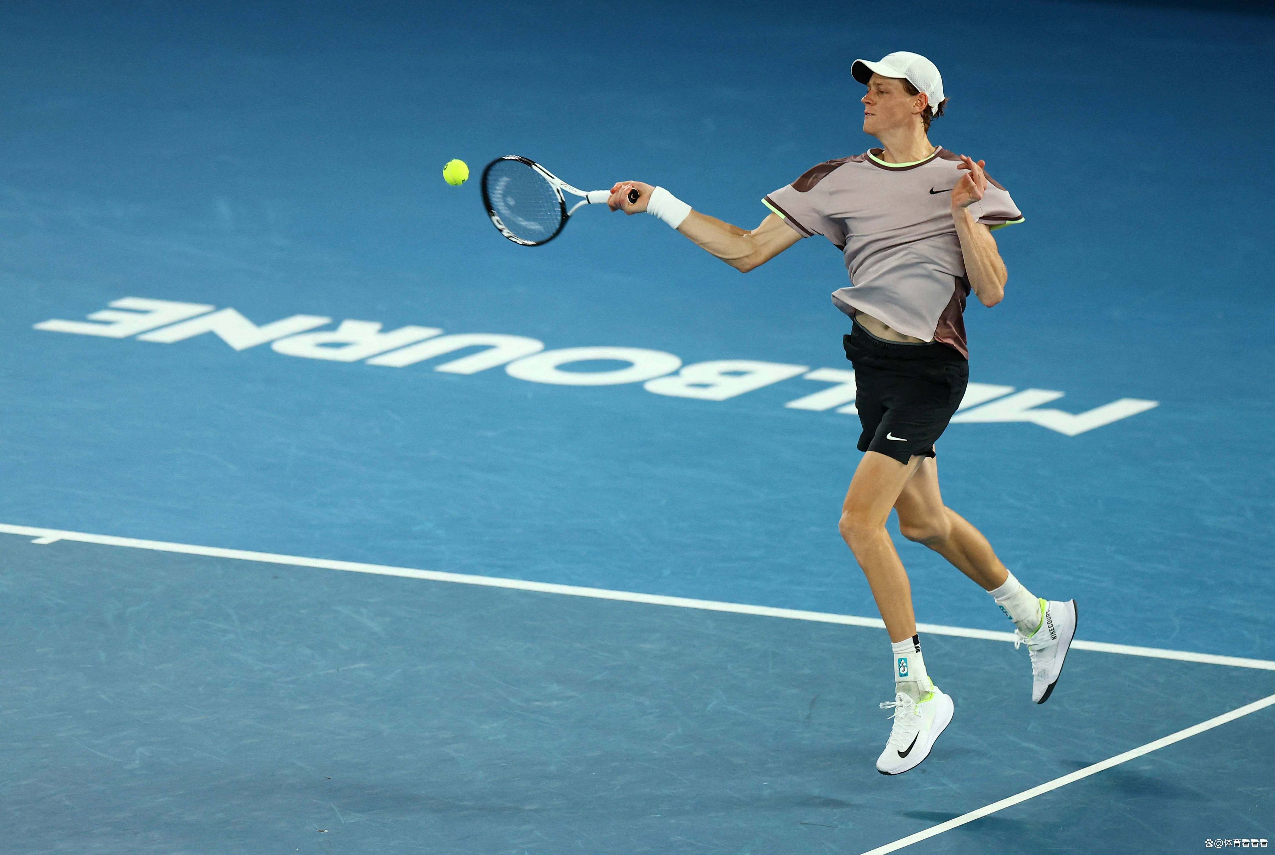 开云体育登录-美网碾压澳网，辛纳高光表现