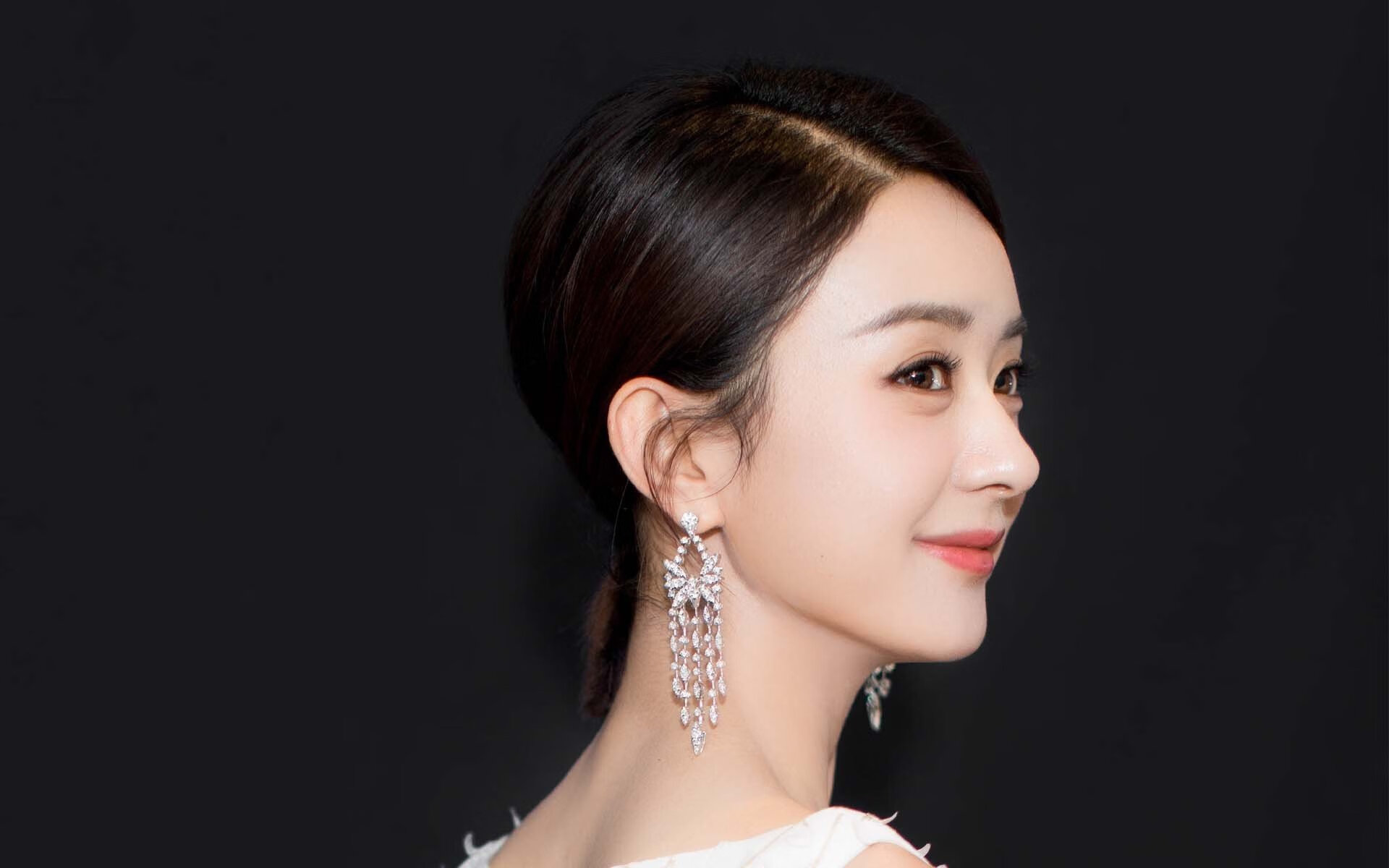 伊拉克鏖战马德里竞技，阿圭罗关键先生定乾坤，激情对决点燃绿茵场