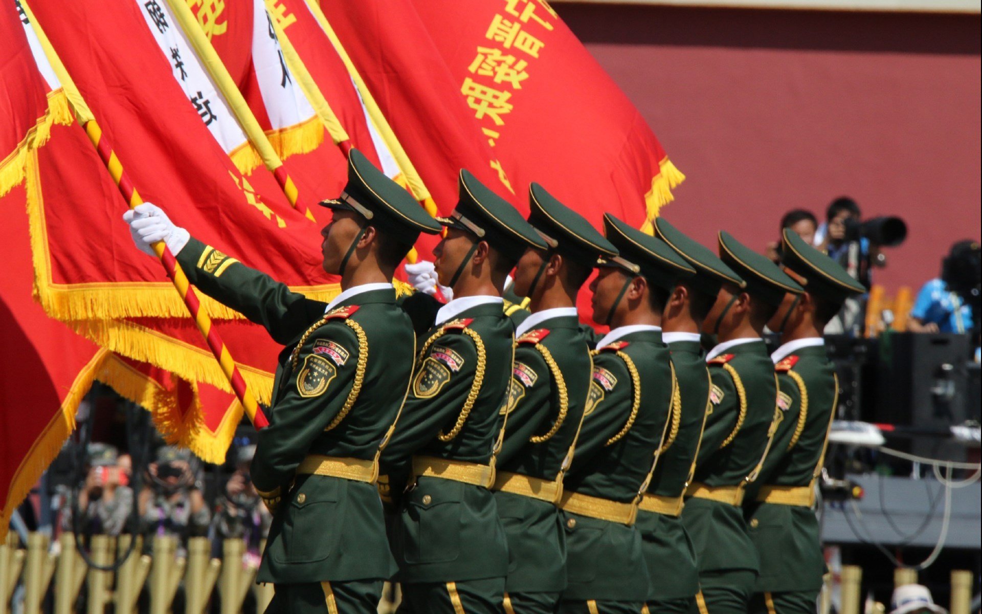 开云官网-凡人之躯，钢铁屏障，致敬卡塞米罗的焦点战教科书