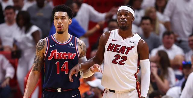 马克西防守端锁死对手,广厦队强压上海队 马克西防守端锁死对手,广厦队强压上海队